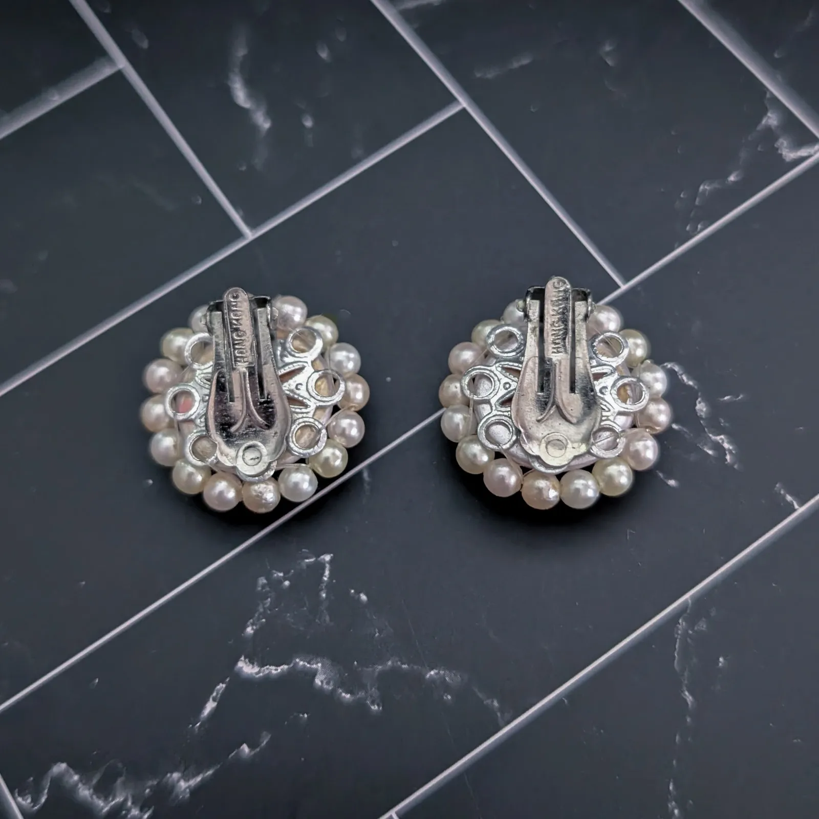 Vintage Clip On Earrings - Image 8