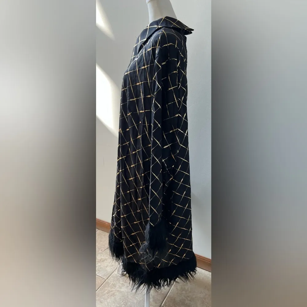 SheIn  Curve | ladies plus size faux fur dress. Size: 4XL - Image 2