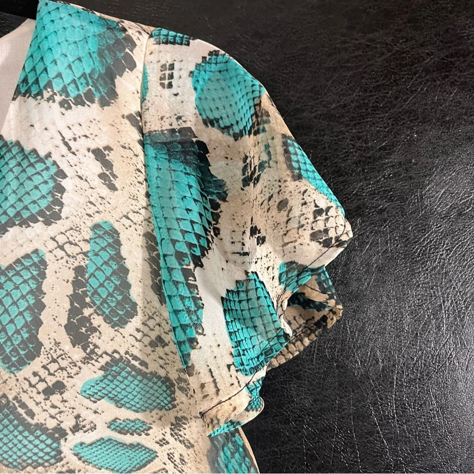 Peach Love California Turquoise Snakeskin Print Dress‎ Size Small - Image 4