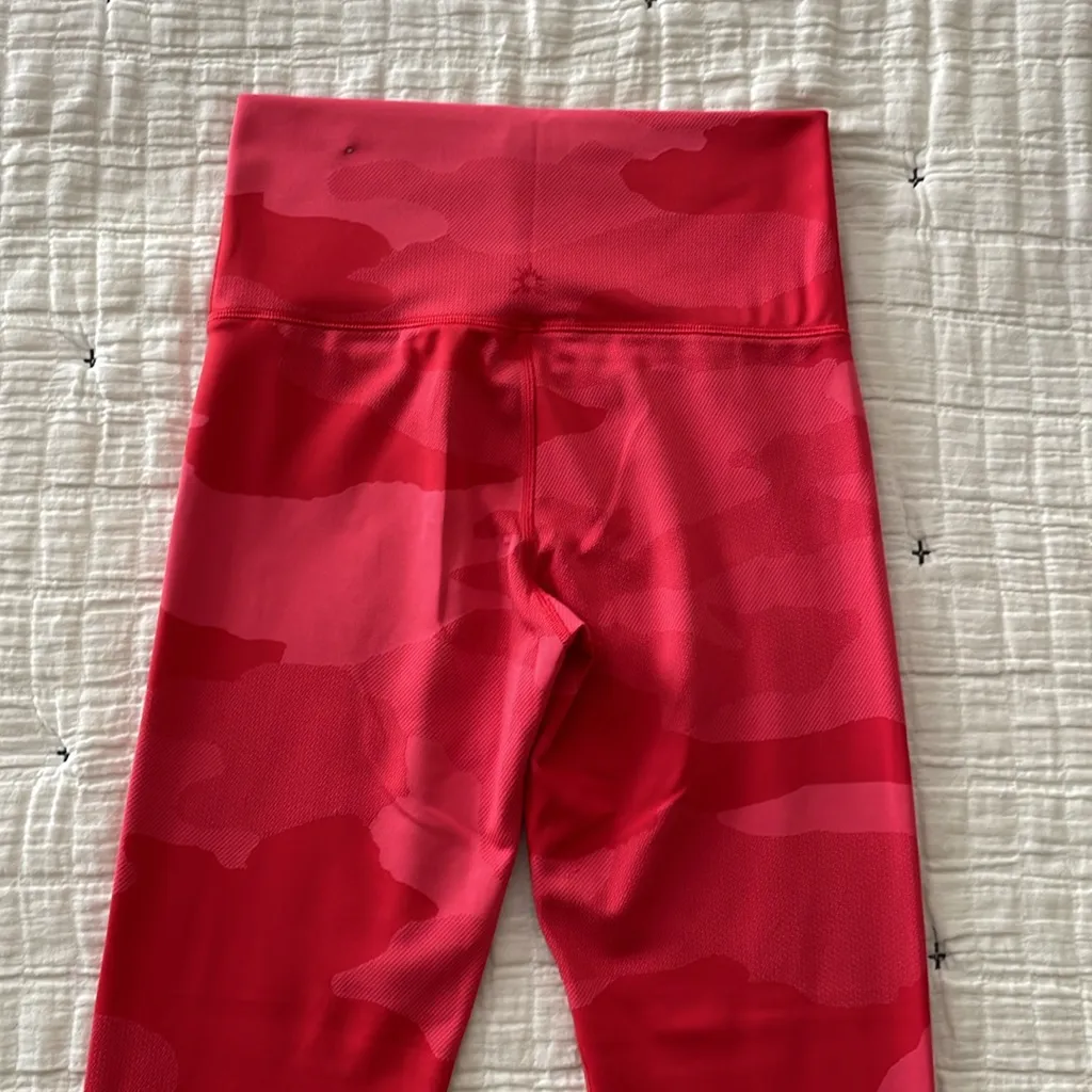 OFFLINE by Aerie Camp High-Waisted 7/8 Length Legging in Chilly Red Size M - Image 6