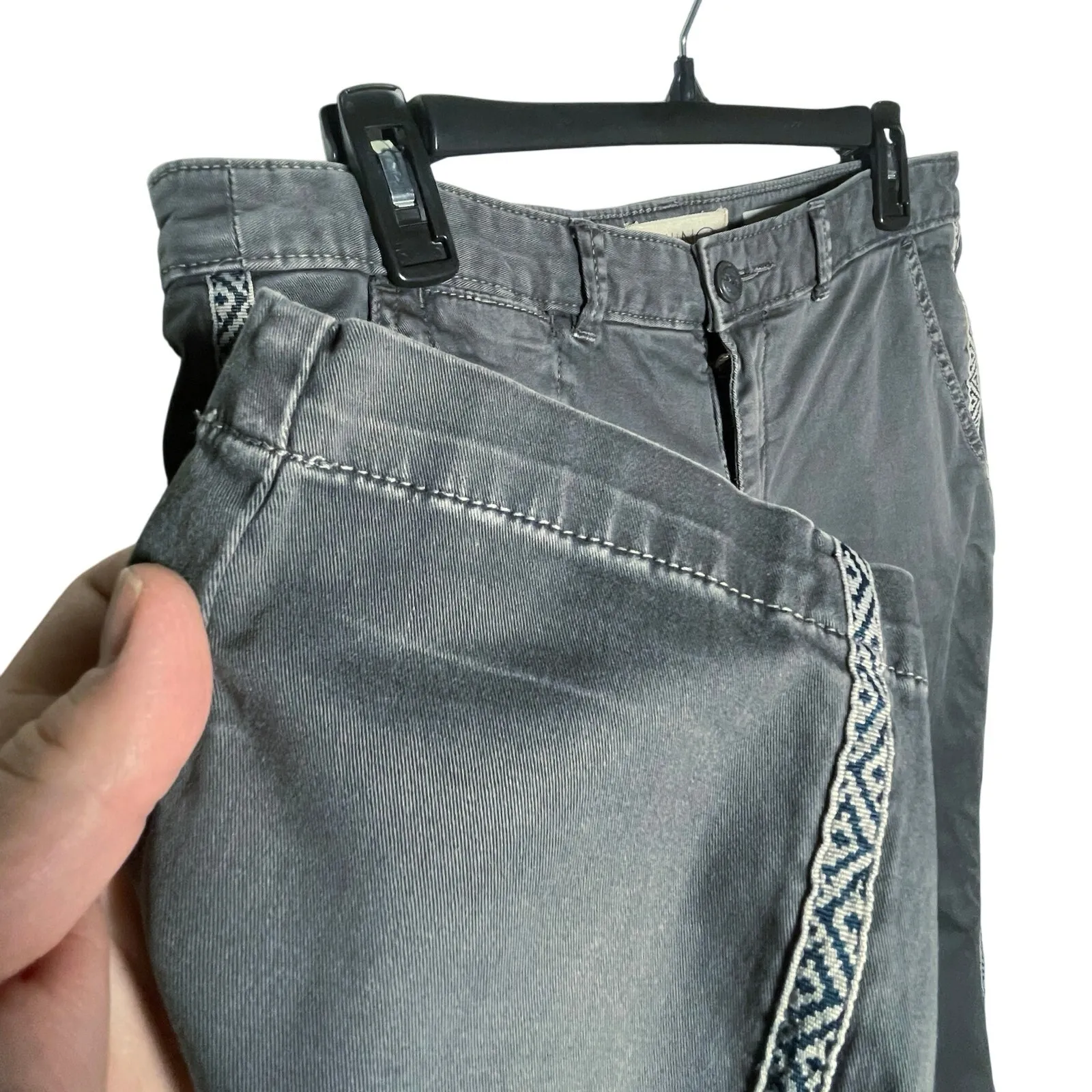 ANTHROPOLOGIE CHINO Women’s Gray Relaxed Flat Front Tux Stripe Pant - Image 4