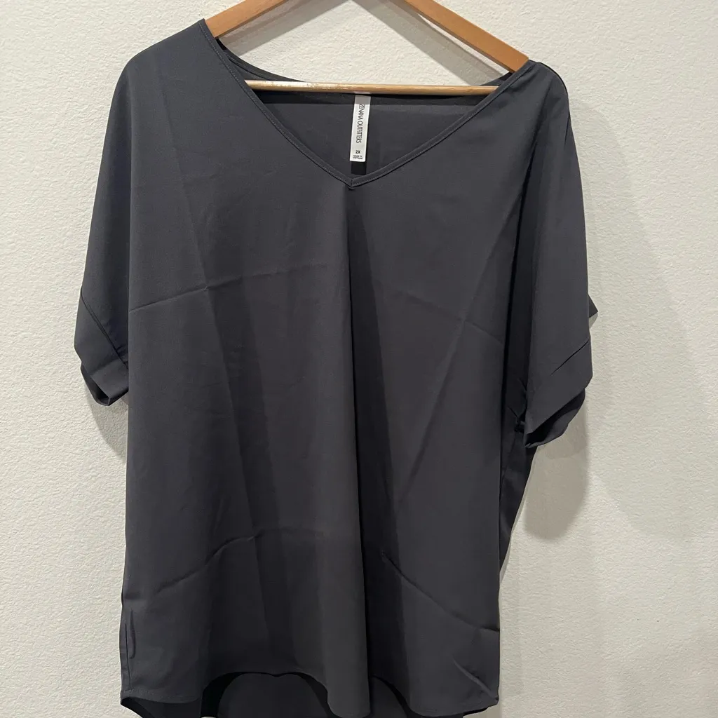 Women's V-Neck Gray Top by Zennana Size 2X - Image 2