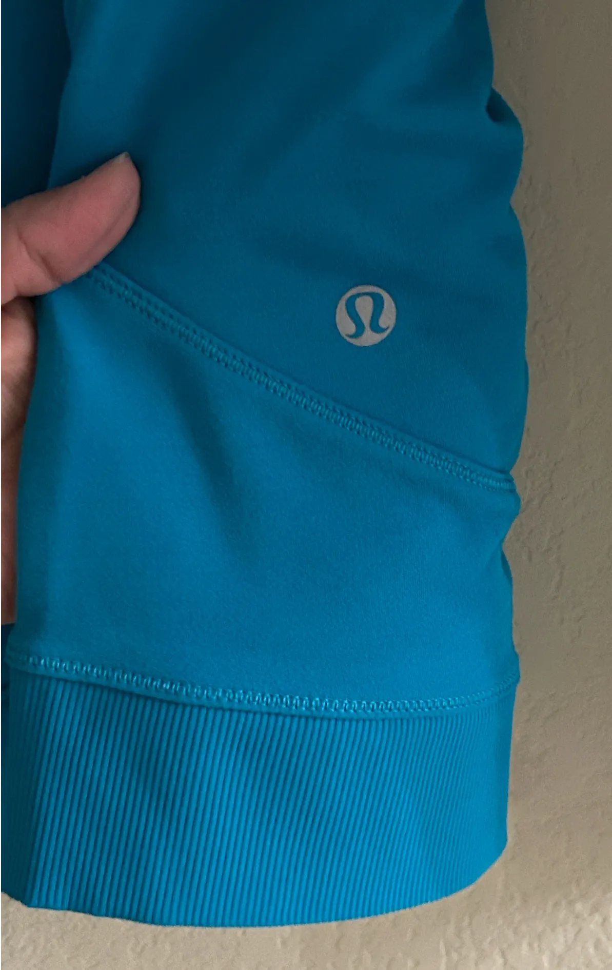 Lululemon Base Runner Hoodie Women Size 8 - Image 4