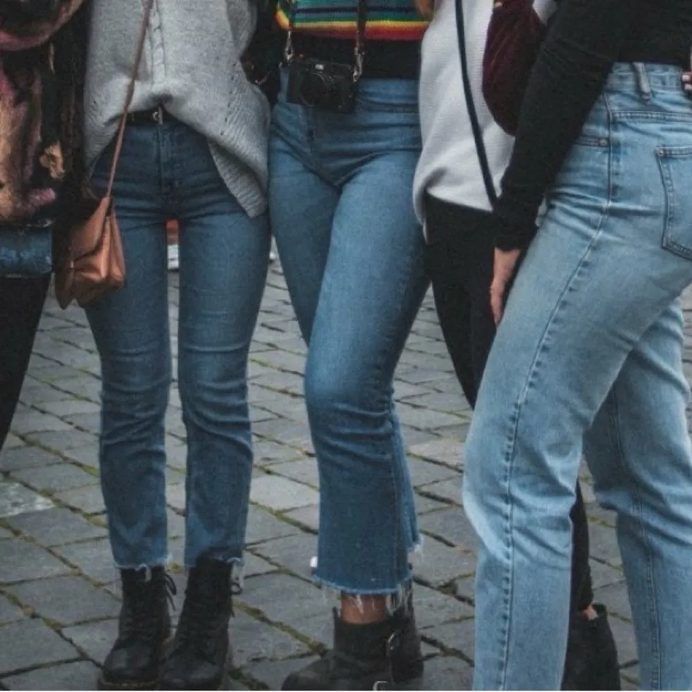 BDG Light Blue Cropped Women's Jeans - Image 2