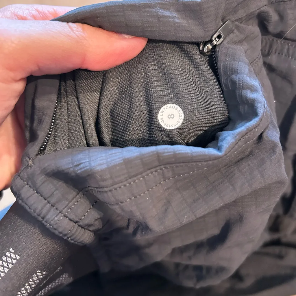 Lululemon Logo Waistband High-Rise Training Short size 8 graphite grey - Image 4