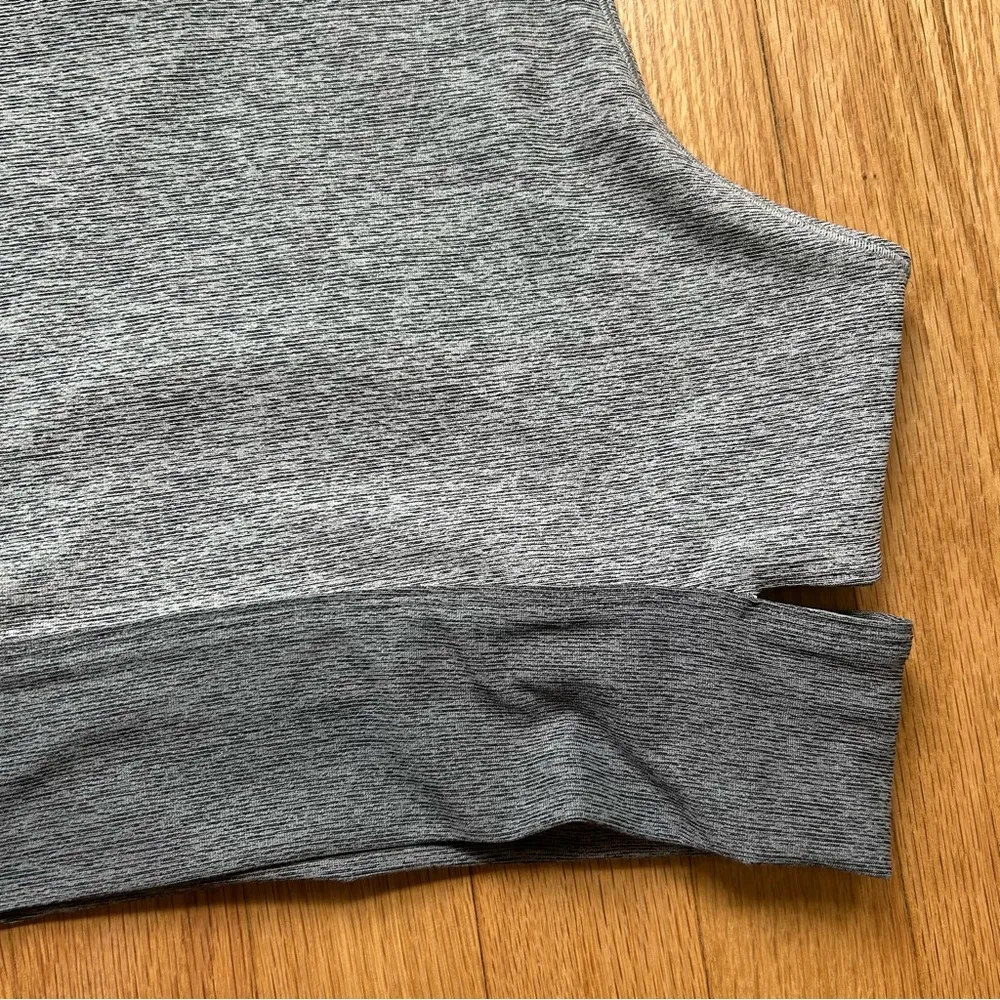 Outdoor Voices Colorblock Grey Slash Back Sports Bra /Crop Top Size Small - Image 7