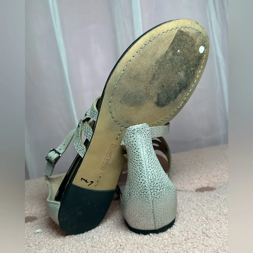Silver Metallic Vince Camuto Women’s Arlanian Textured Flat Strappy Sandals 8M - Image 7
