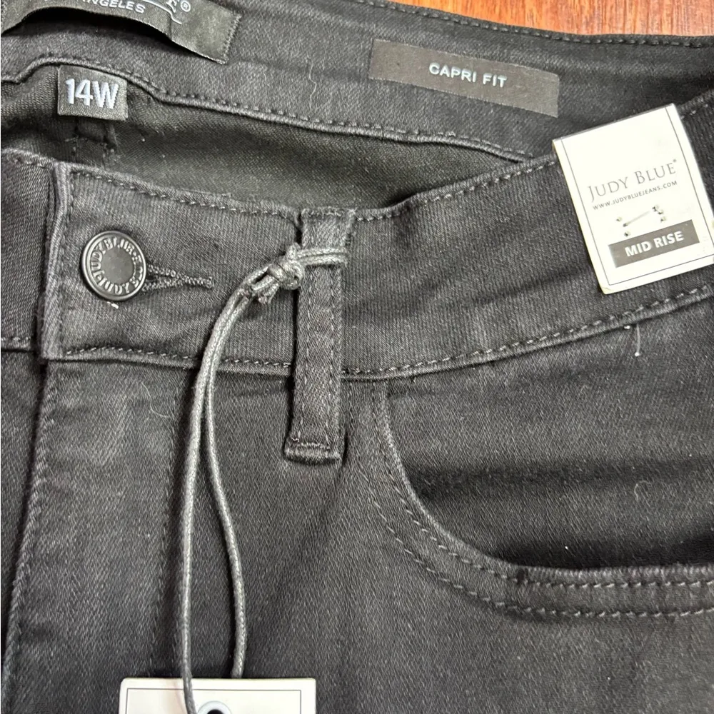 Judy Blue Capri Fit Mid Rise Black Size 14W Style# JB88239 - Image 3