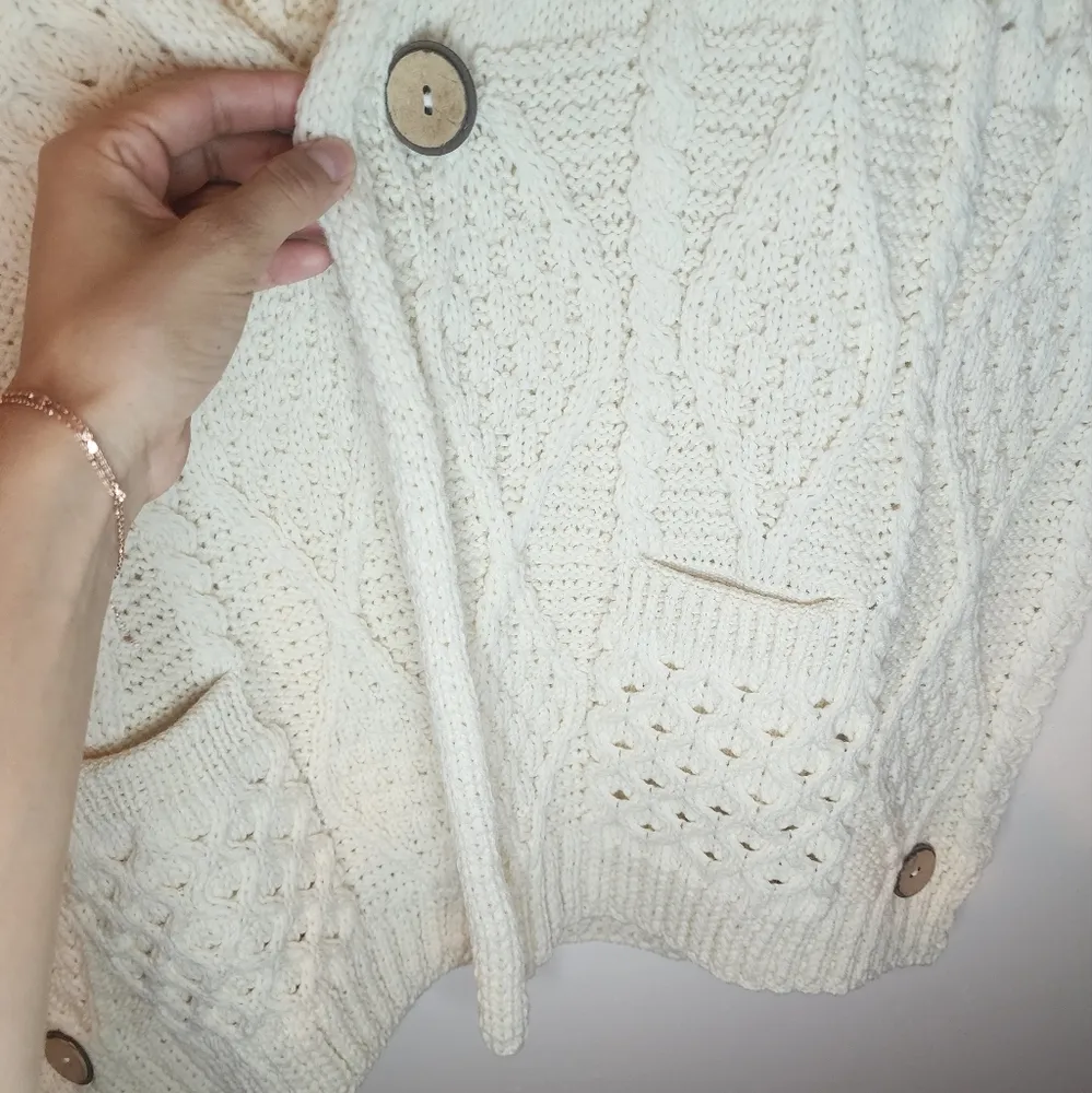 Vintage NWT NOS Irish Cape Sweater White Natural Merino Wool Kilronan One Size Size undefined - Image 3