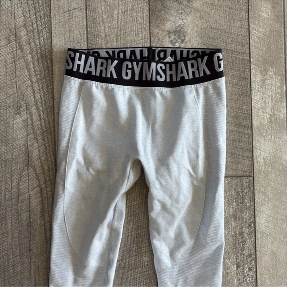 Gymshark Size Small Light Grey High-Waisted Athletic Leggings. - Image 3