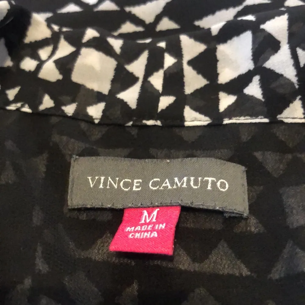 Vince Camuto Sleeveless Geometric Pattern Blouse (M) - Image 6