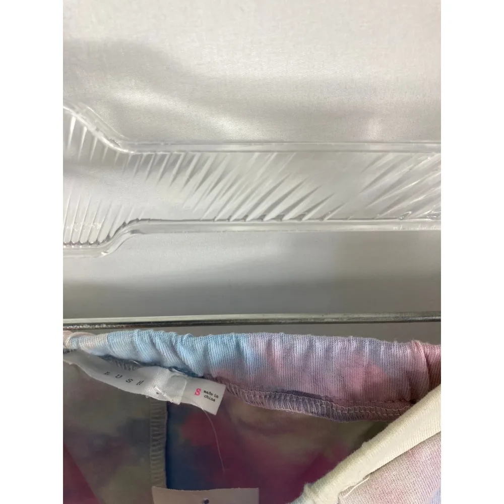 NWT Lush Nordstrom Tie Dye Shorts Size Small - Image 2