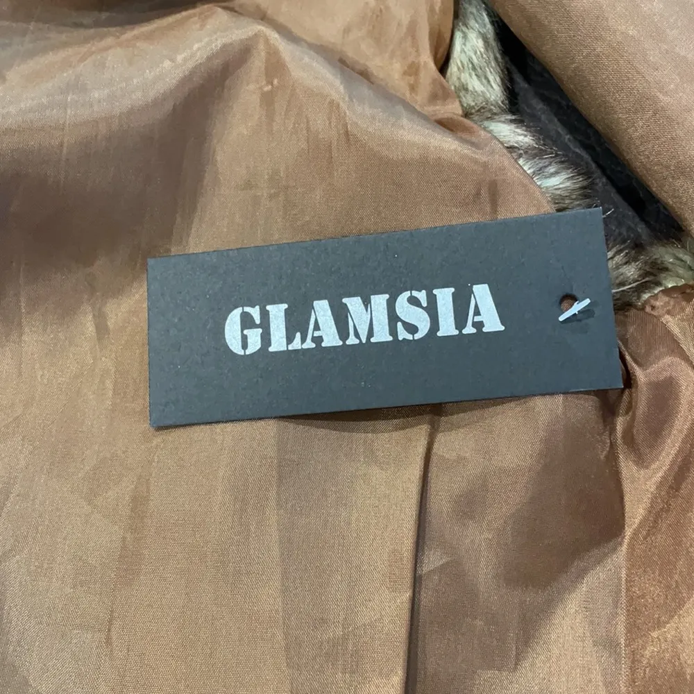 NEW WITH TAG GLAMSIA Beige & Brown Faux Fur Vest Size Medium - Image 7