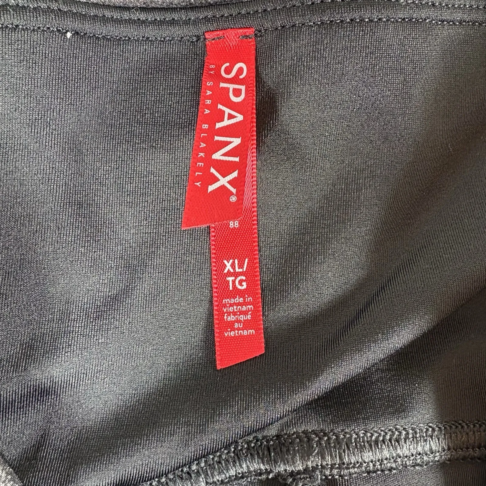 Women's XL Spanx Faux‎ Patent Leather leggings black - Image 3