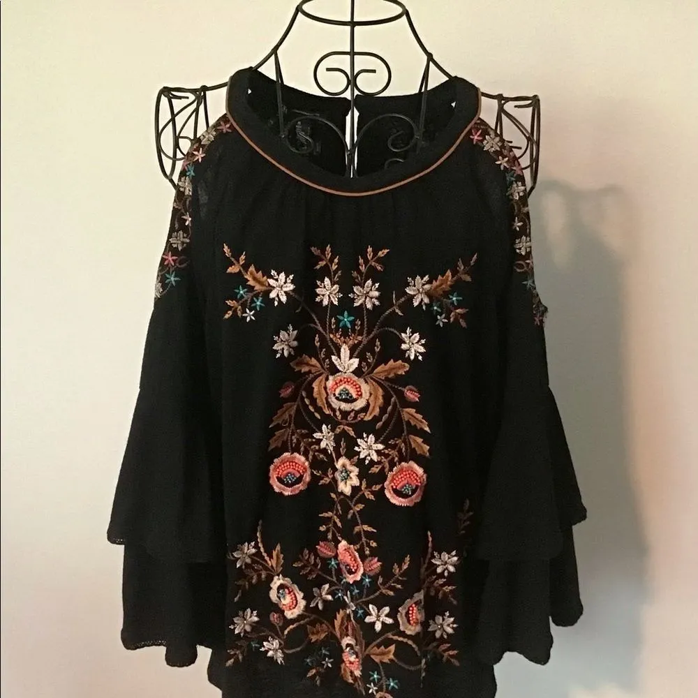 International concepts  Cold Shoulder Embroidered Top - Image 5
