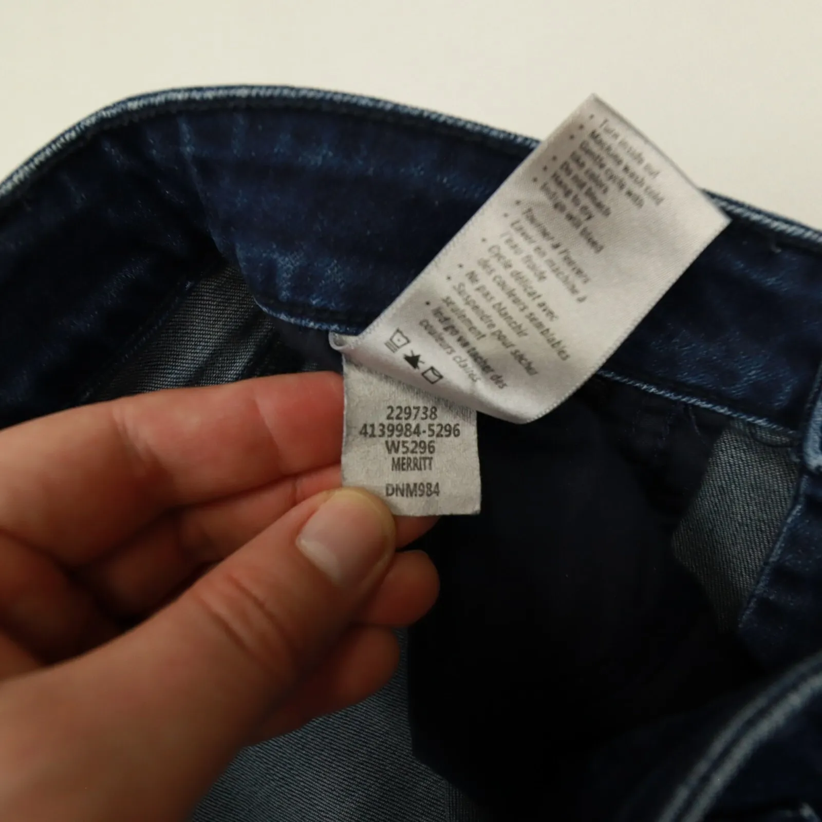 PAIGE Flora Ruffle Hem Crop‎ Straight Leg Dark Wash Denim Jeans size 29 - Image 11