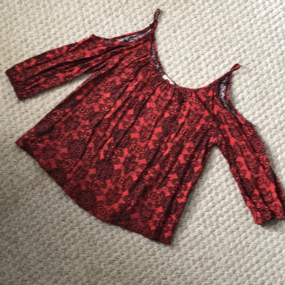 Cold shoulder blouse - Image 2