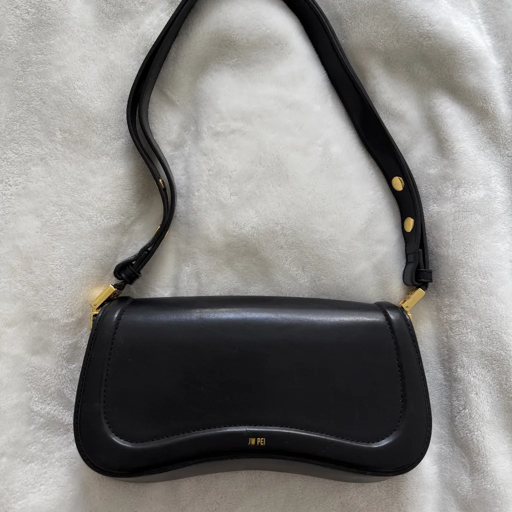 Joy Shoulder Bag Black JW PEI - Image 2
