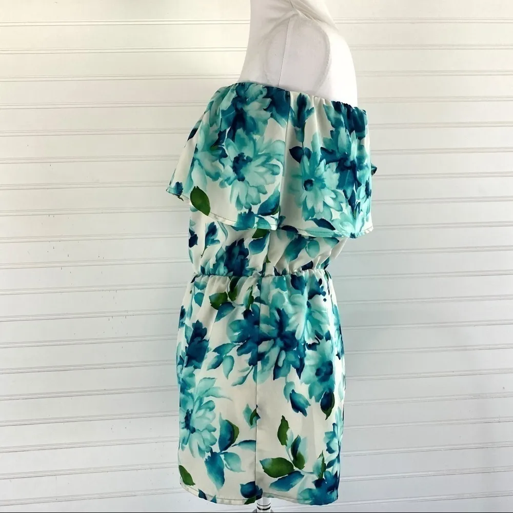 Tropical floral shorts romper Size Small - Image 3