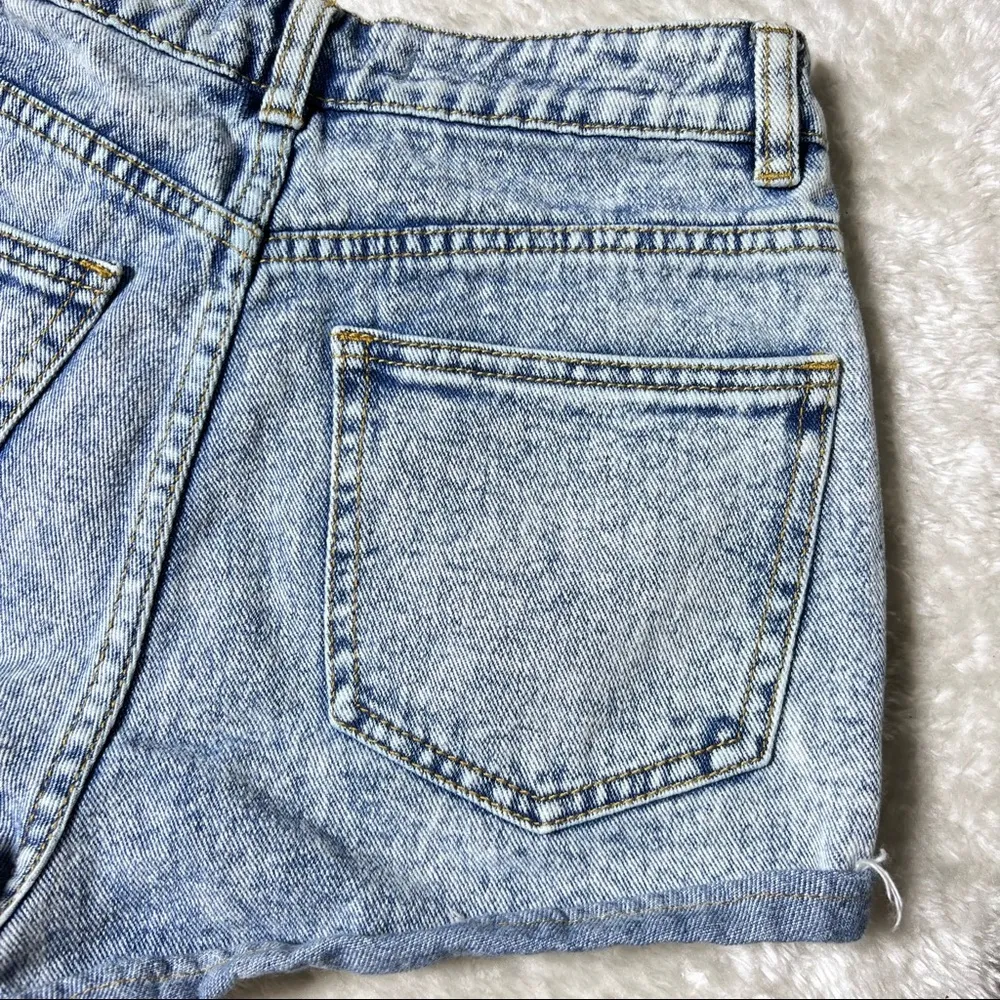 Bullhead Denim Acid Wash Mom Shorts - Image 9