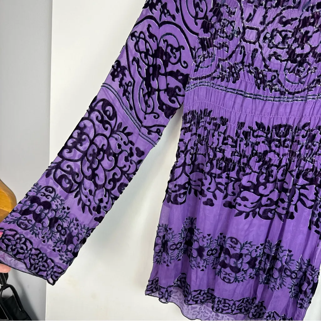 Hale Bob Velvet Burnout Top Sz XS Long Sleeve Ruched Purple Black Floral - Image 14