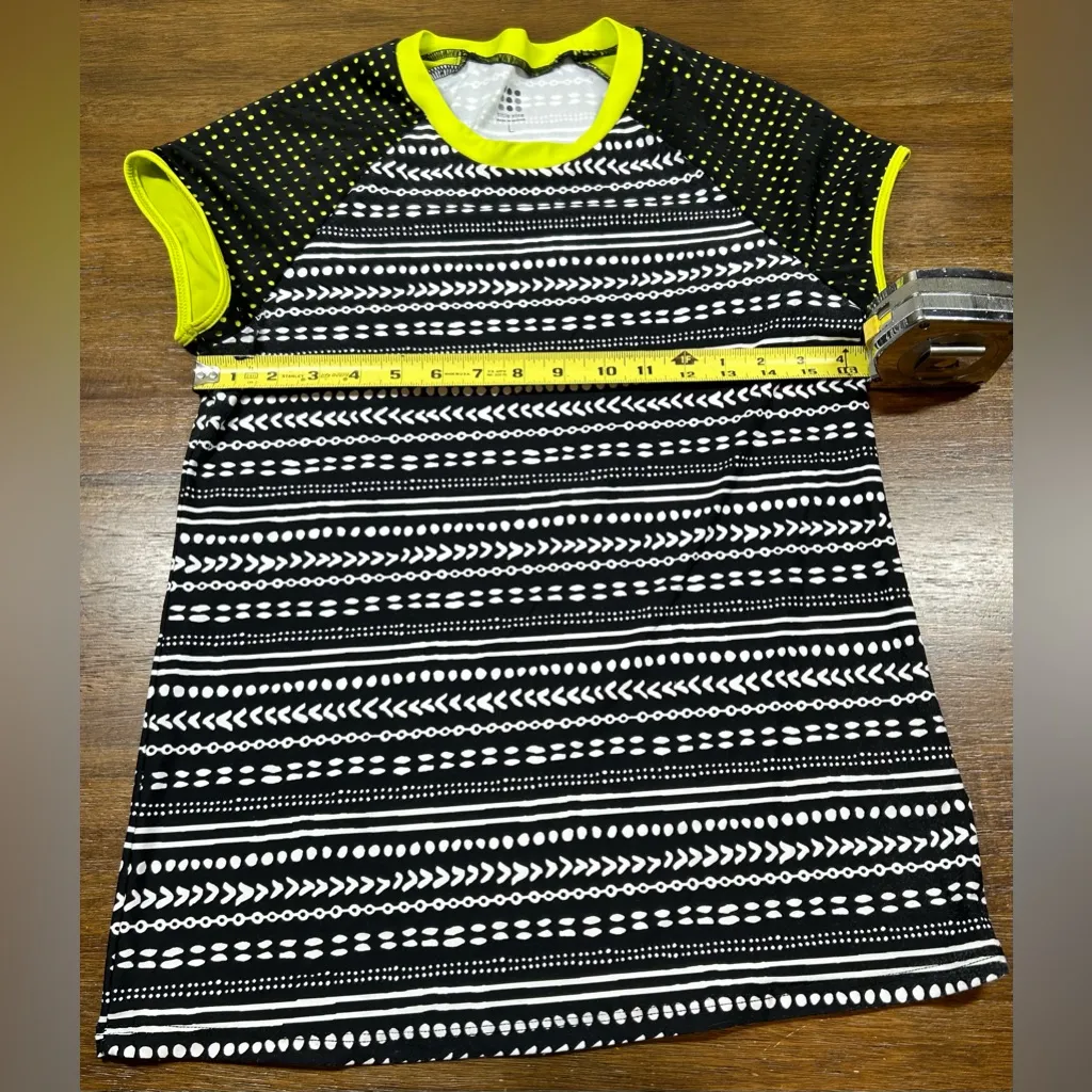 Title Nine Women’s Size L Black White Dot Striped Short Sleeve Wicking Shirt - Image 5