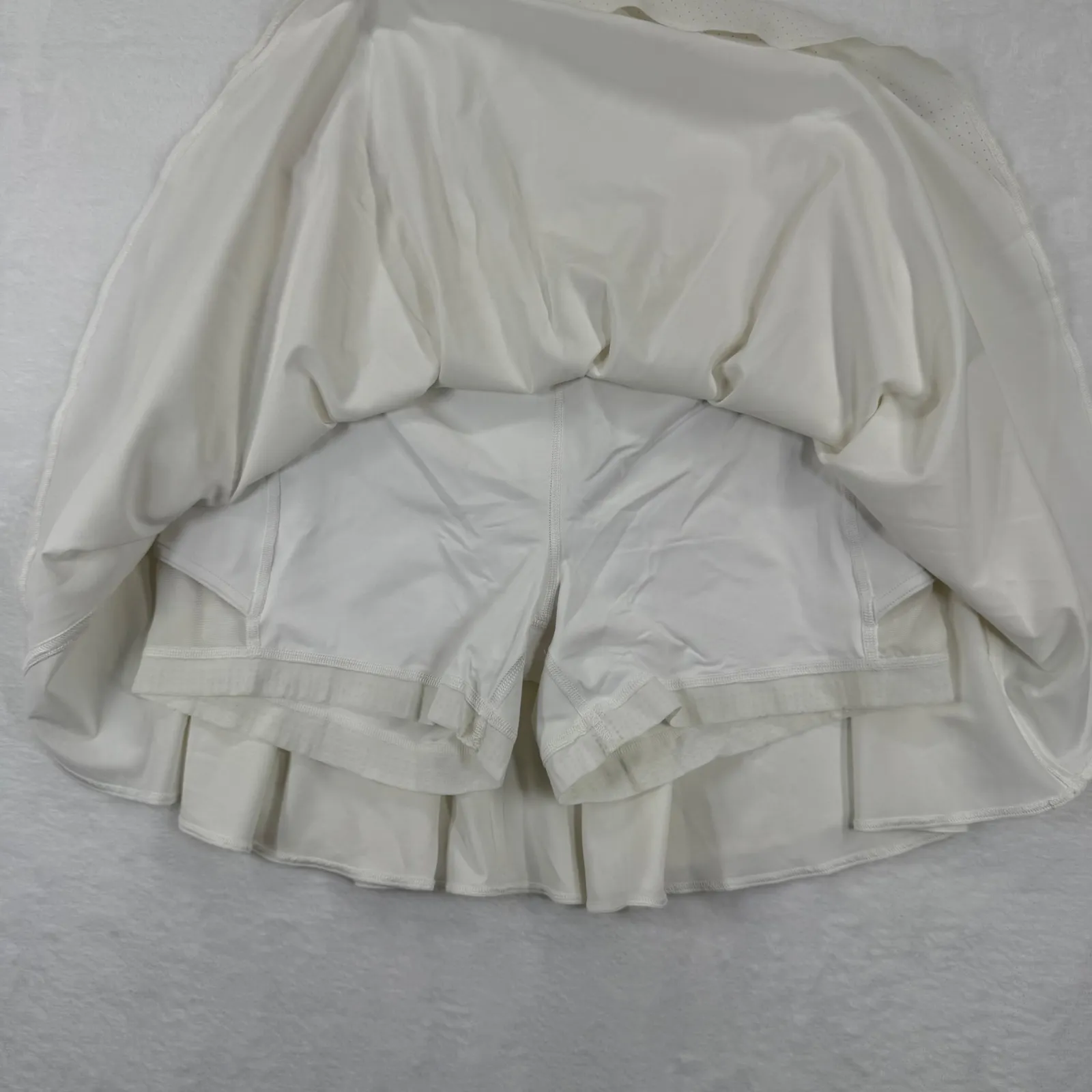 Lululemon‎ Court Rival Tennis Skirt Skort Perforated Athletic Shorts Size 10 - Image 4