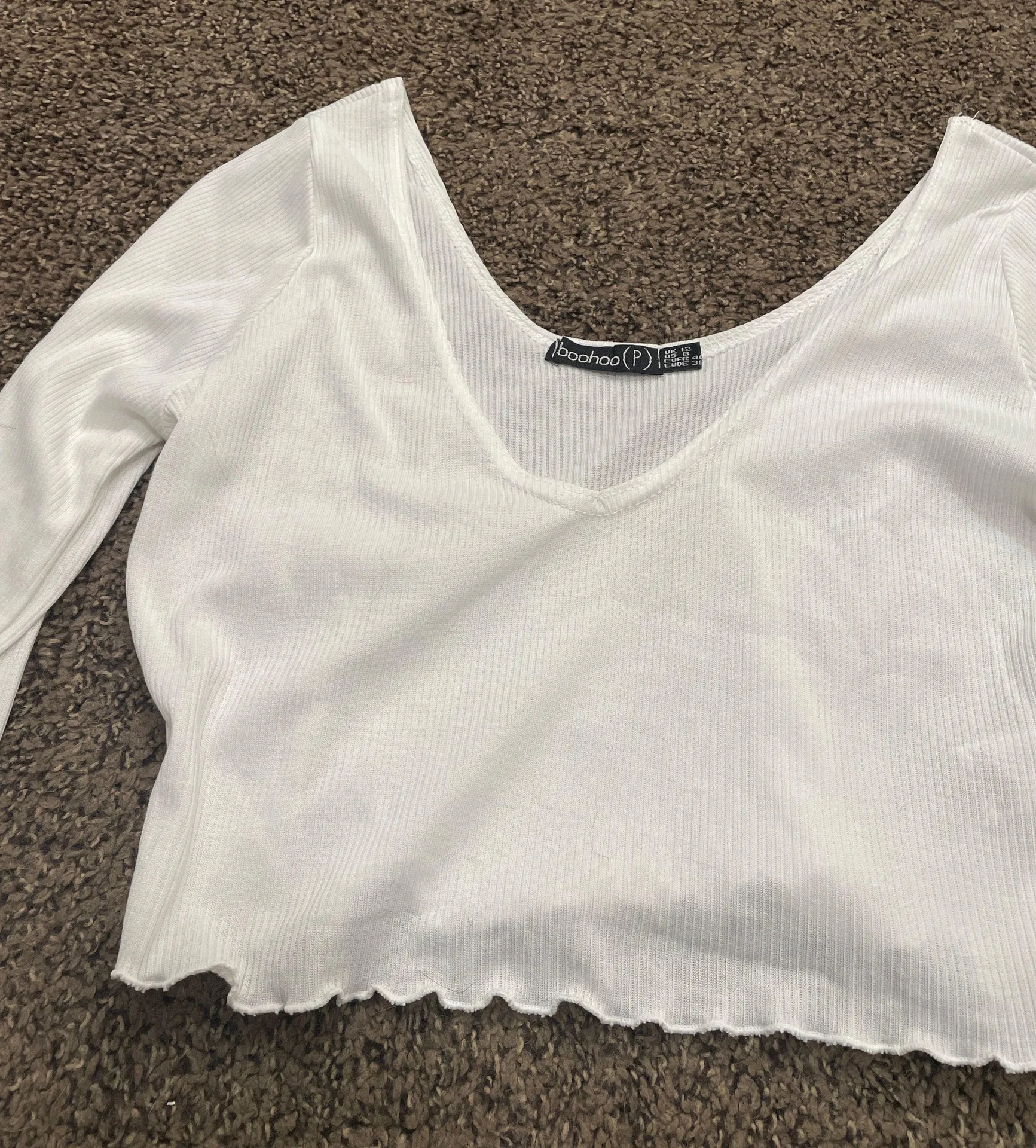 White Basic Crop - Image 2