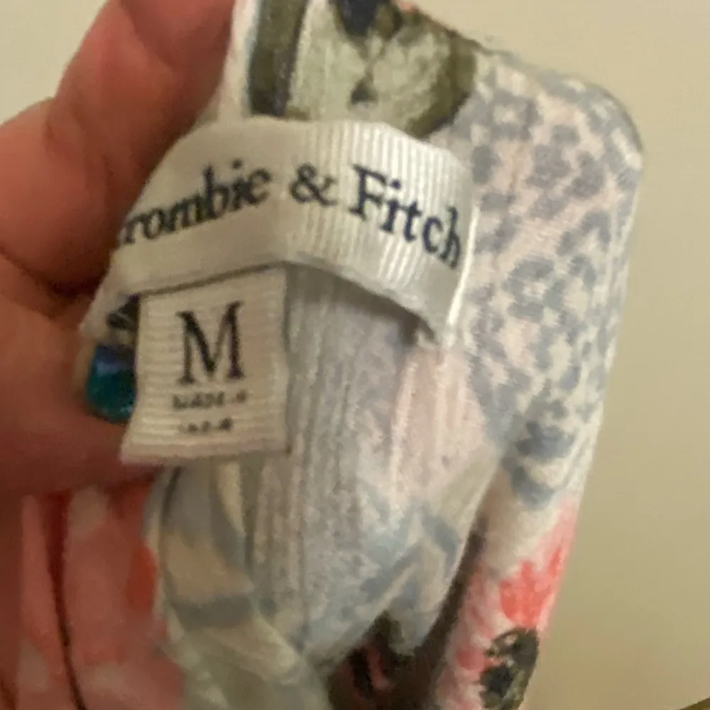 Abercrombie & Fitch Women’s Juniors Romper Blue & Pink Floral Beige Lace Neck M - Image 13