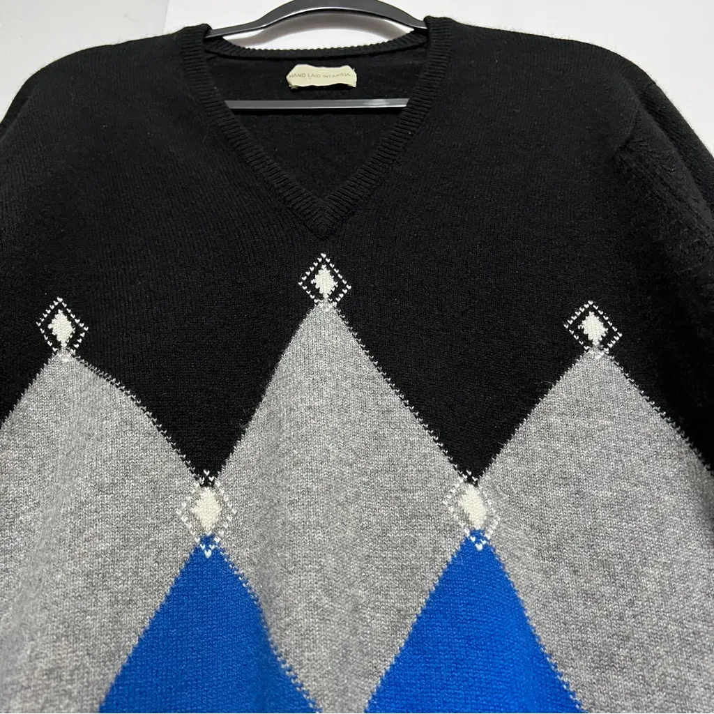 Scotland Pure Cashmere Sweater Intarsia, Inlaid by hand Diamond Design :Box H: Blue Size XL - Image 13