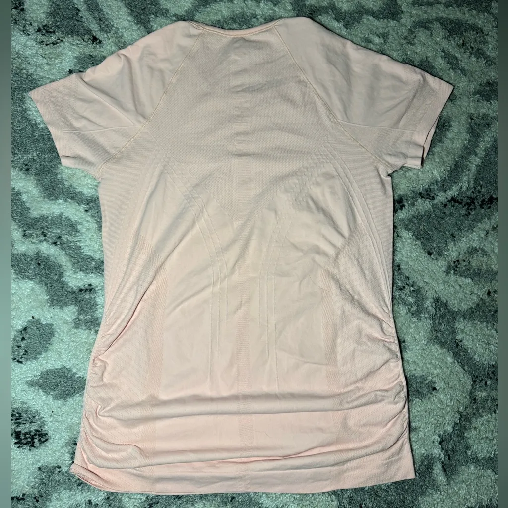 Athleta  Speedlight Seamless Tee Light- pink elephant- Medium🔹 - Image 6
