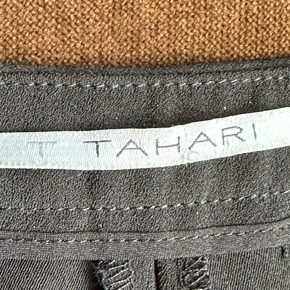 Tahari Black Mid Rise Wide Leg Dress Pants Sz 8. With Pockets. - Image 10