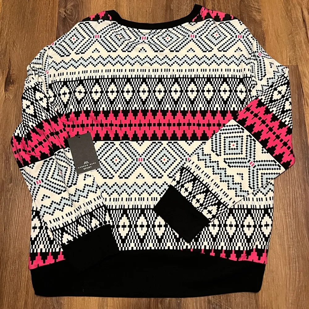 Andrew Marc performance geometric pullover size medium - Image 4