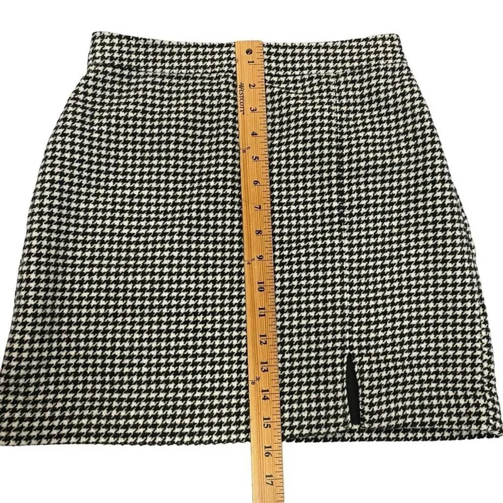 Hollister Women's Houndstooth Ultra High Rise Mini Skirt Size XS Micro Side Slit - Image 7