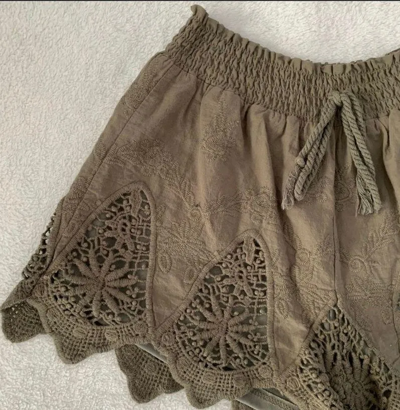 Mudd Flowy Shorts - Worn Once! - Image 3