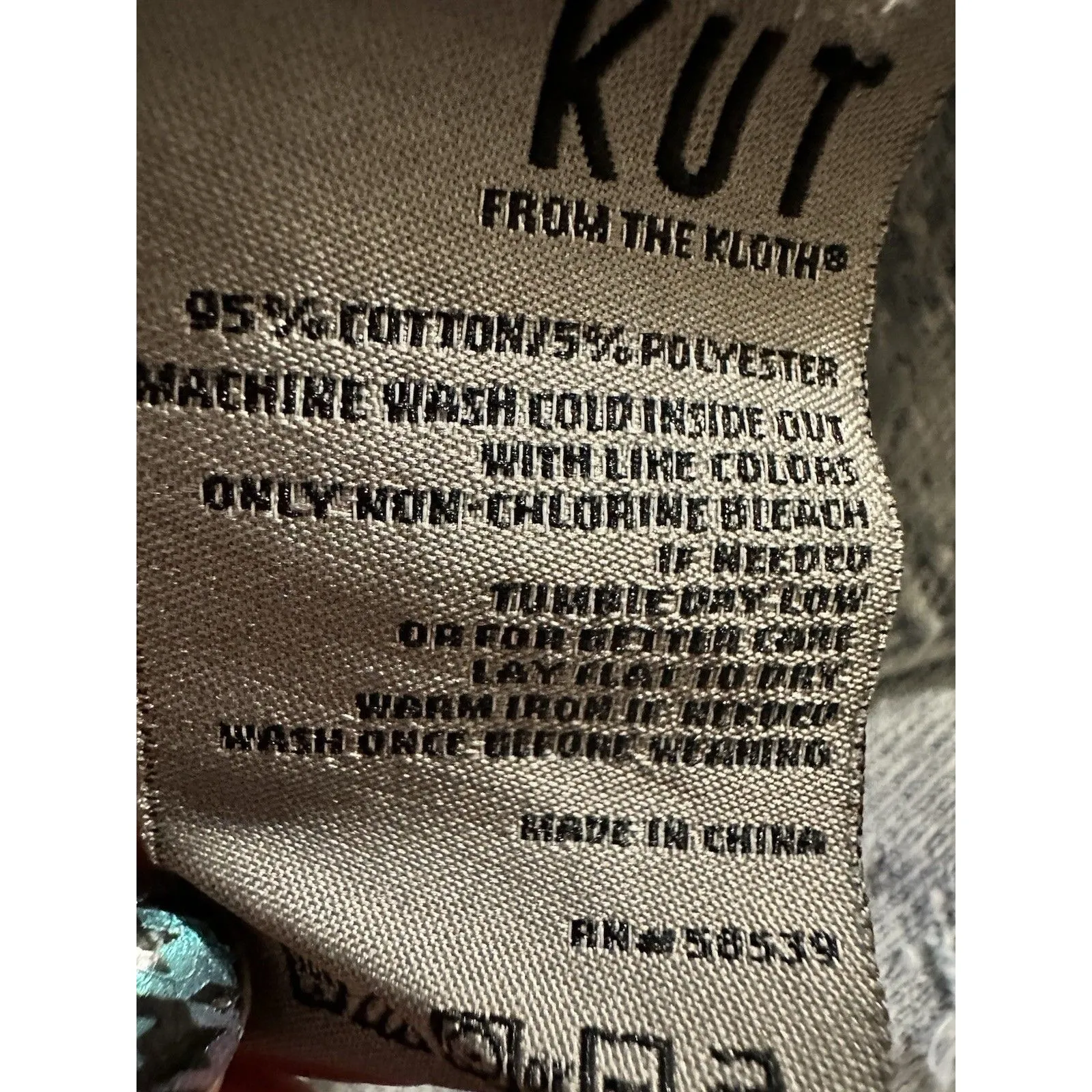 KUT From The Kloth Coco Crop Textured Light Wash Denim Jean Jacket Sz S - Image 7