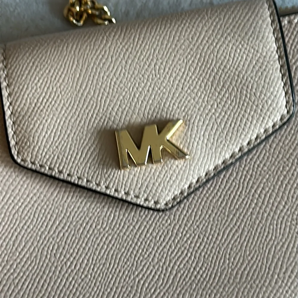 Michael Kors Crossbody Wallet/Clutch - Image 7