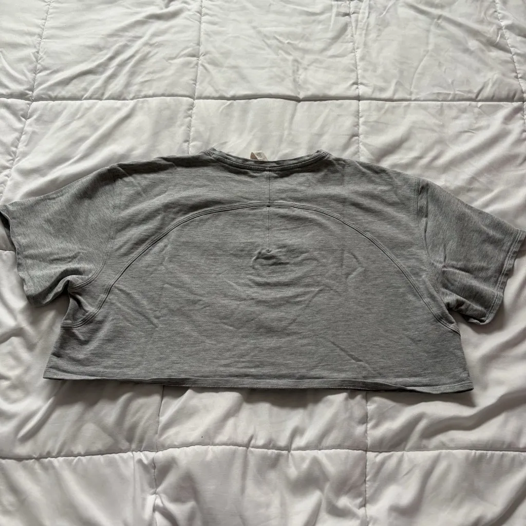 Lululemon Womens Size 12 Short Sleeve T Shirt Tee Crew Neck Cropped Gray Cotton - Image 6