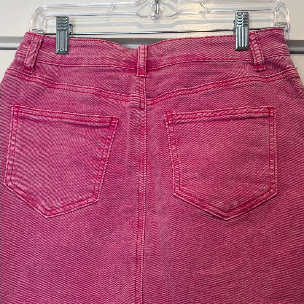 Zenana Outfitters Pink acid washed Denim Mini Skirt size medium. - Image 6