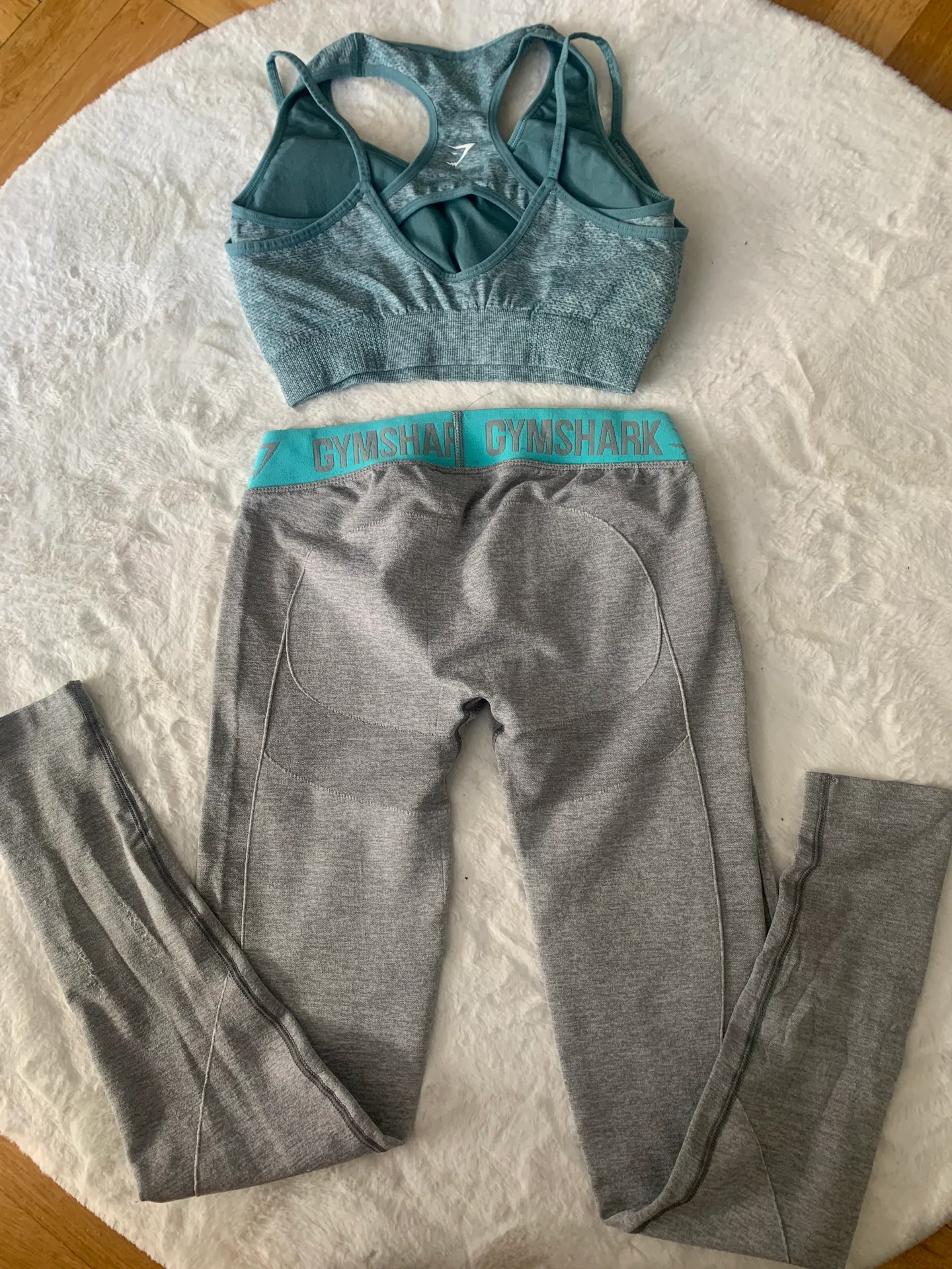 Gymshark Legging And Sports Bra - Image 3