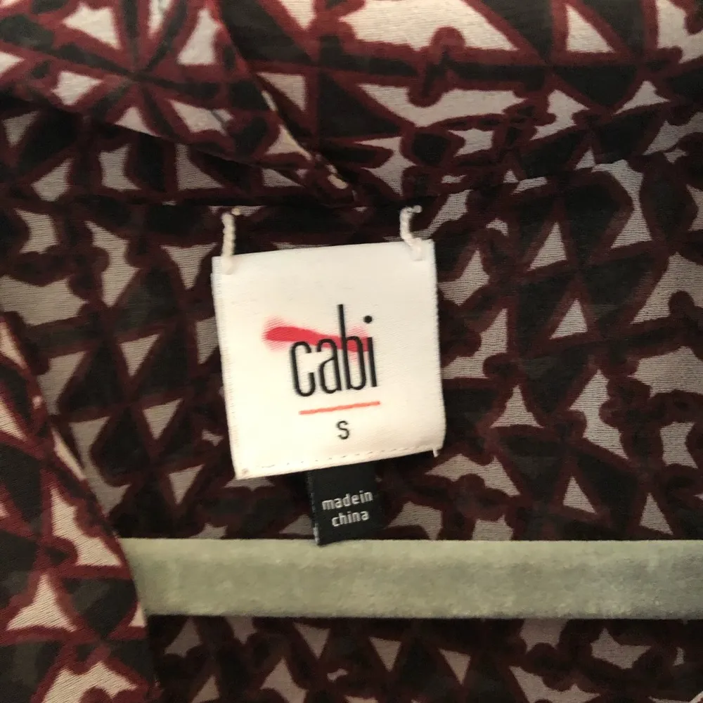 Cabi Tank Cowl Neck Chiffon Sleeveless Tank Top Sz S EUC Geometric Pattern - Image 5