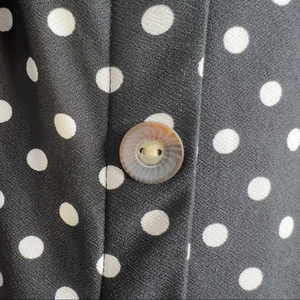 Monteau Small V-neck Short Sleeve Black Front Buttonup Top with White Po… - Image 3