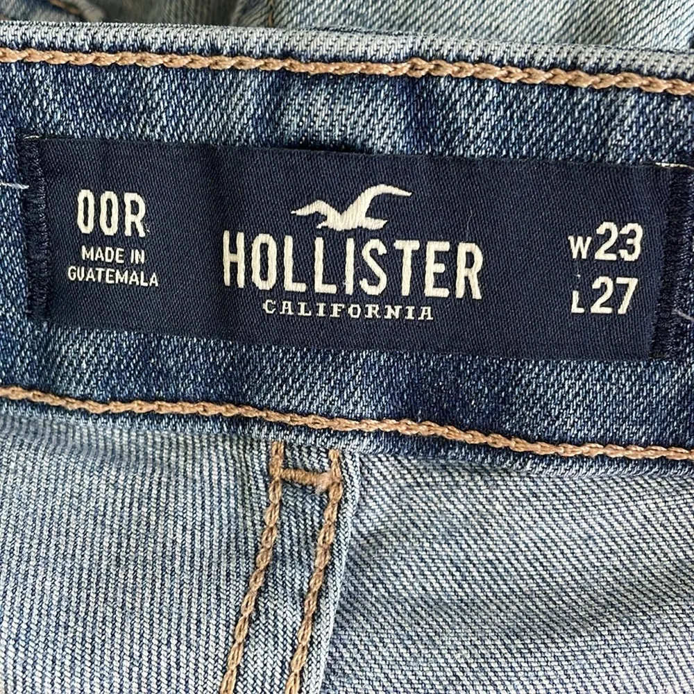 Hollister Ultra High Rise Mom Jeans - Image 5