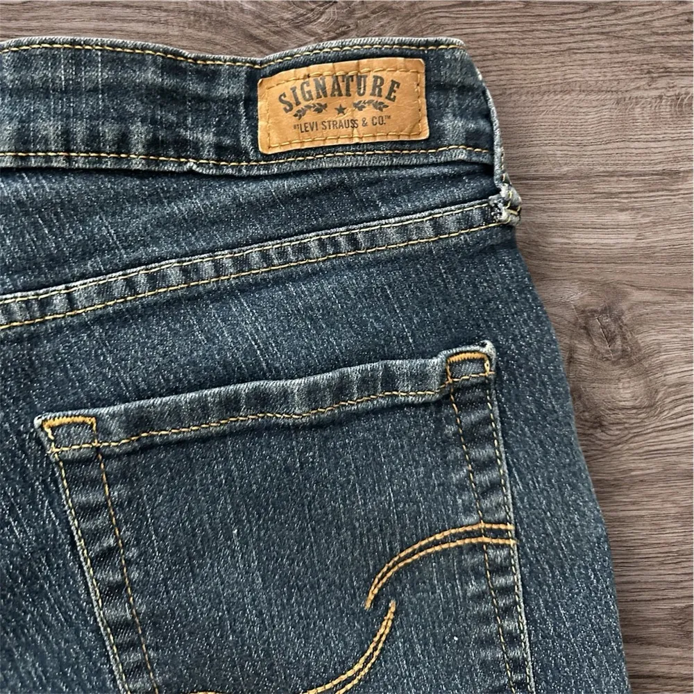 Signature by Levi Strauss Jean Shorts Frayed Hem Blue Size 10 - Image 3