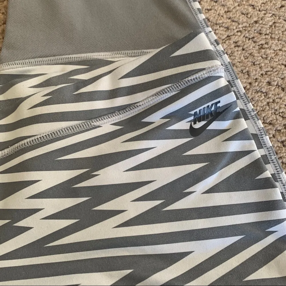 Nike Allover Print Athletic Running Leggings M - Image 9