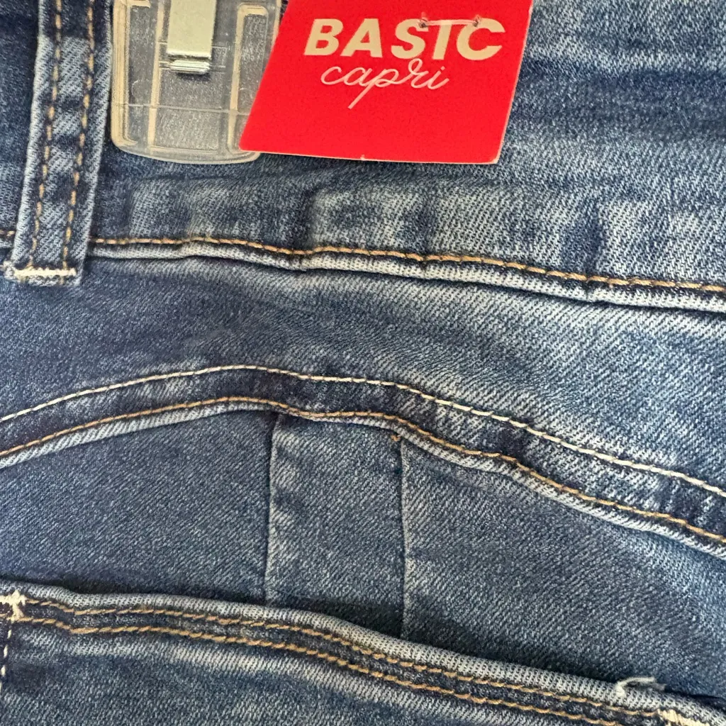GOGO Dark Blue Capris Size 29 - Image 7