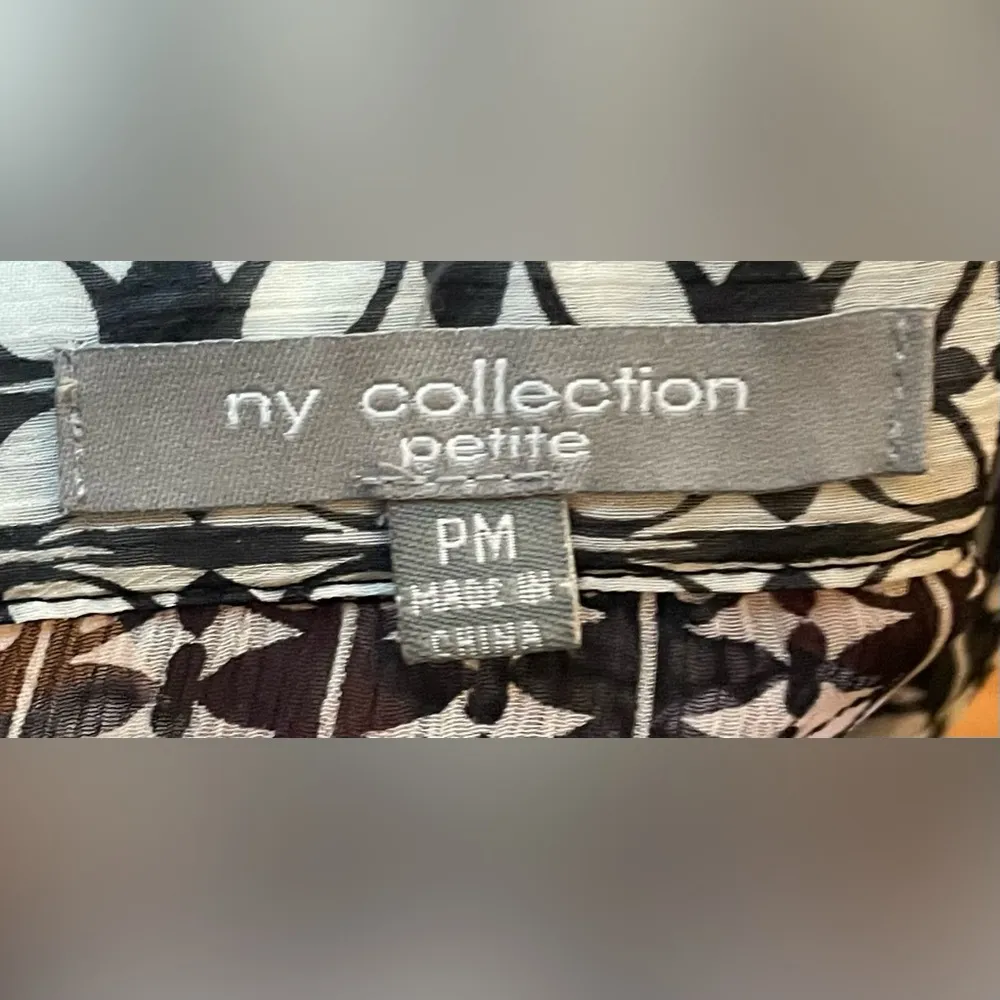 NY Collection- Black and white short sleeve button down with a tie belt Size PM - Image 6