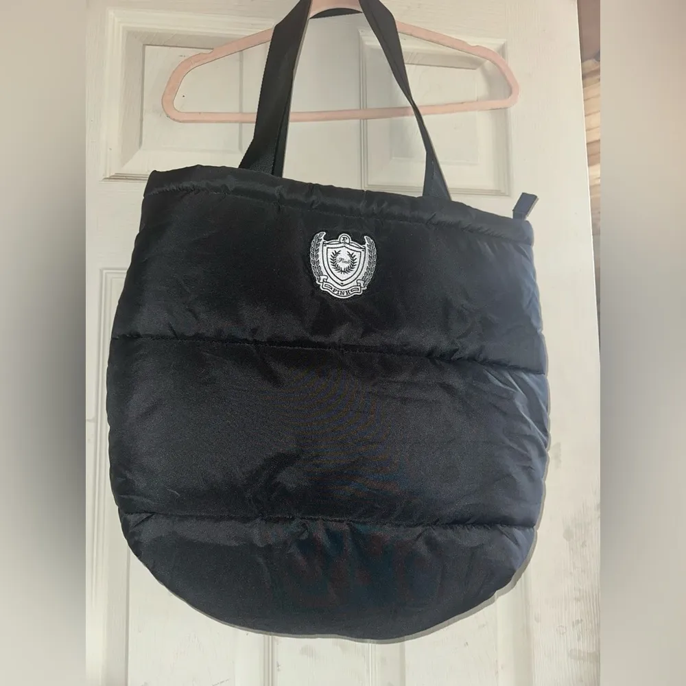 NWOT PINK Puffer Bag Black - Image 2