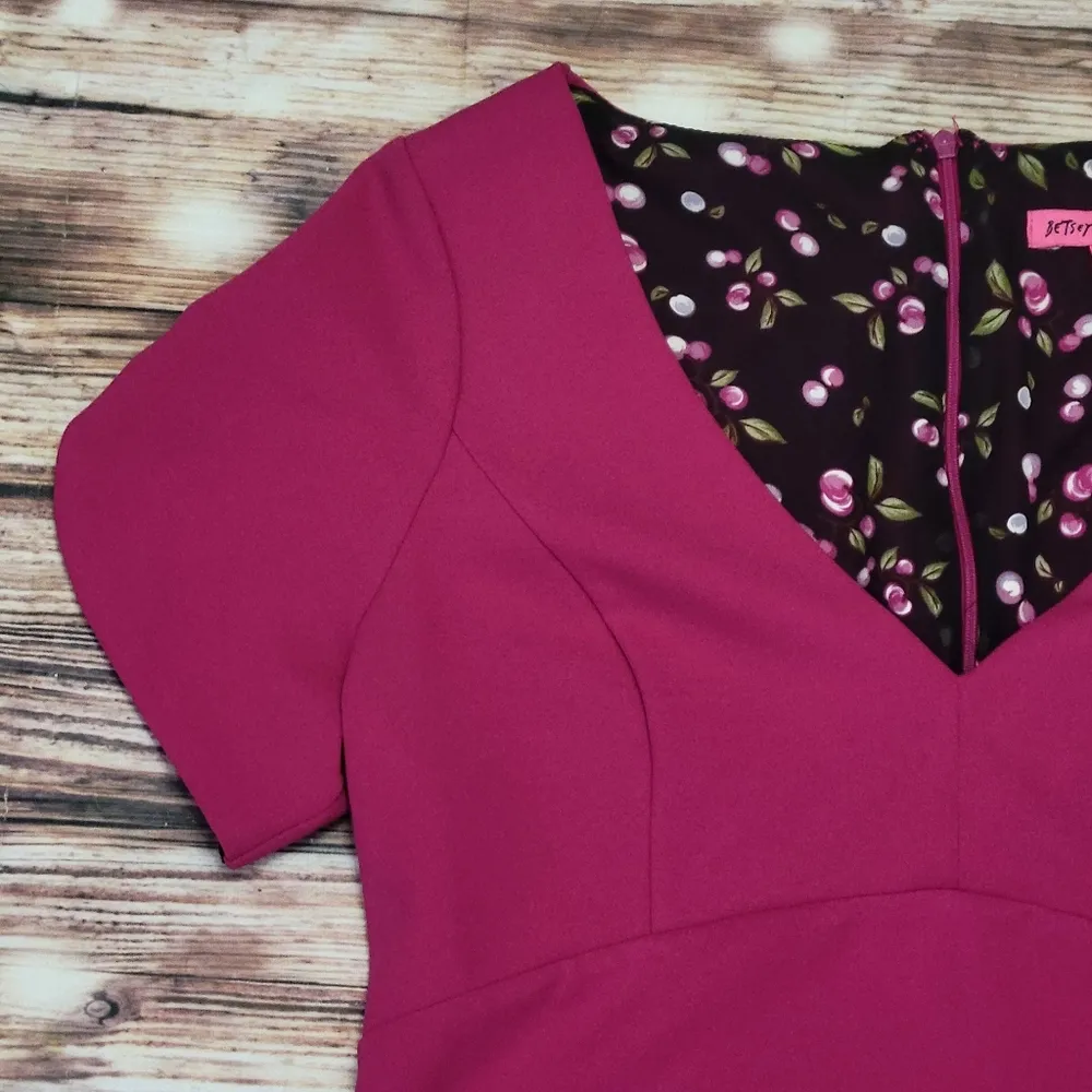 Betsey Johnson Short Sleeve Stretch Crepe Dress with Cherry Lining Pink … - Image 2
