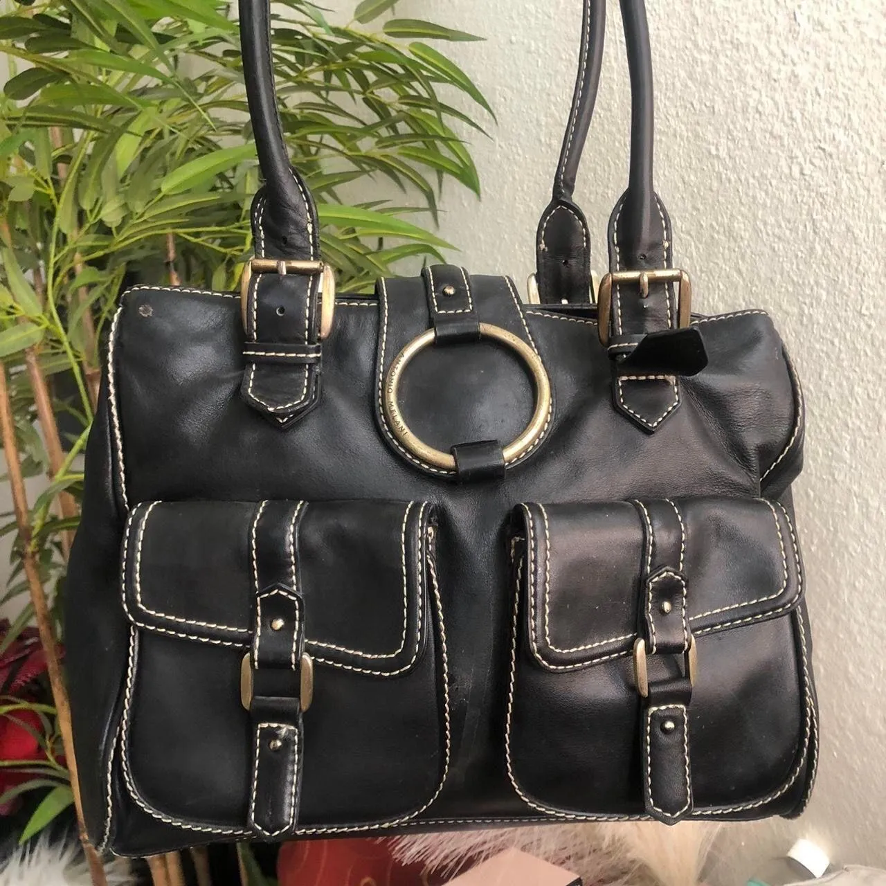 Antonio Melani Black Gold leather shoulder hand bag purse #gothic #whimsygoth #grunge - Image 3